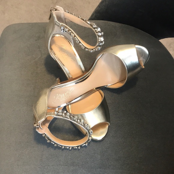 badgley mischka gold sandals